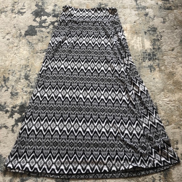 long patterned skirt - Picture 1 of 1